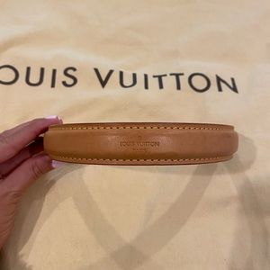Louis Vuitton Métis vachetta strap/handle.